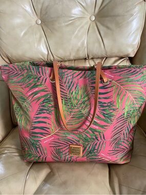 Dooney & Bourke LARGE Siesta Key Fern Leaf Beach Tote Nylon Leather Pink